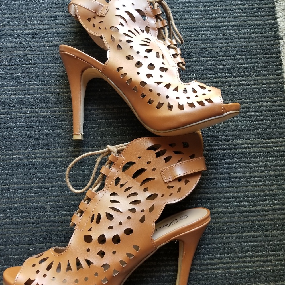 Shoes - Picture 3 of 3